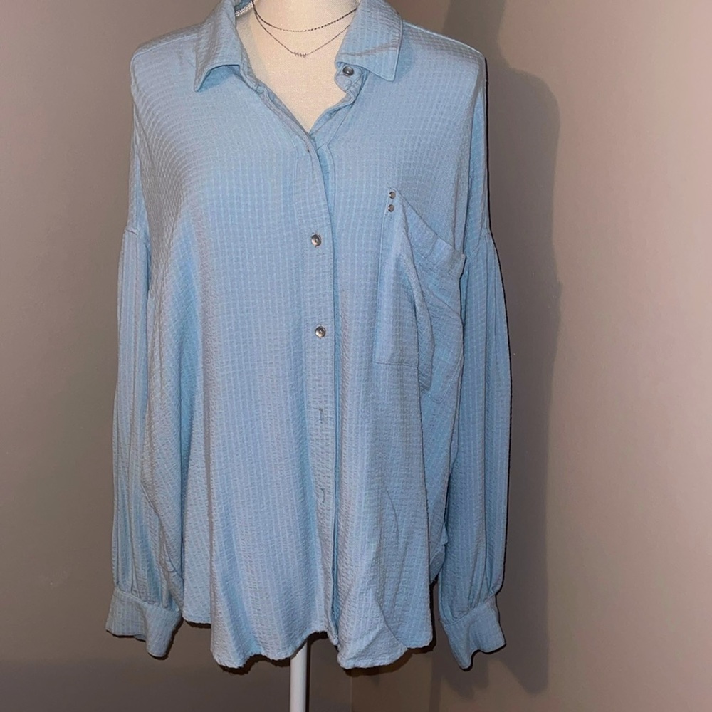 Women’s Buckle Shirt